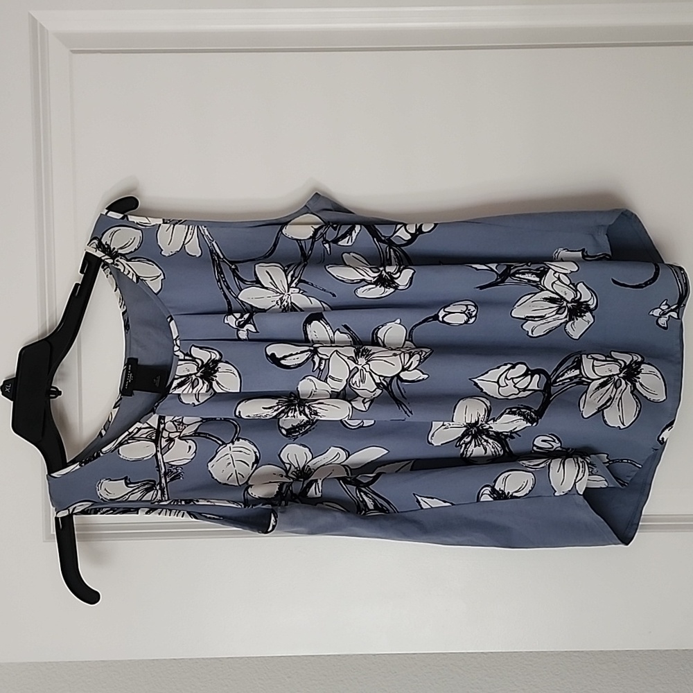 Like new Ann Taylor Loft top